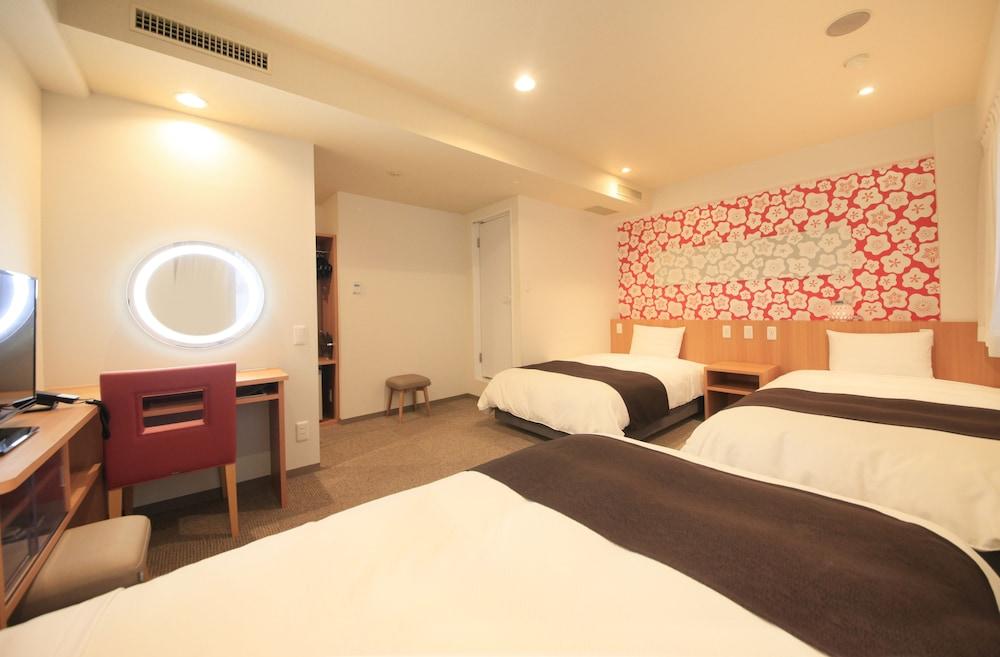 Hotel Smile Ayase Ekimae 2*