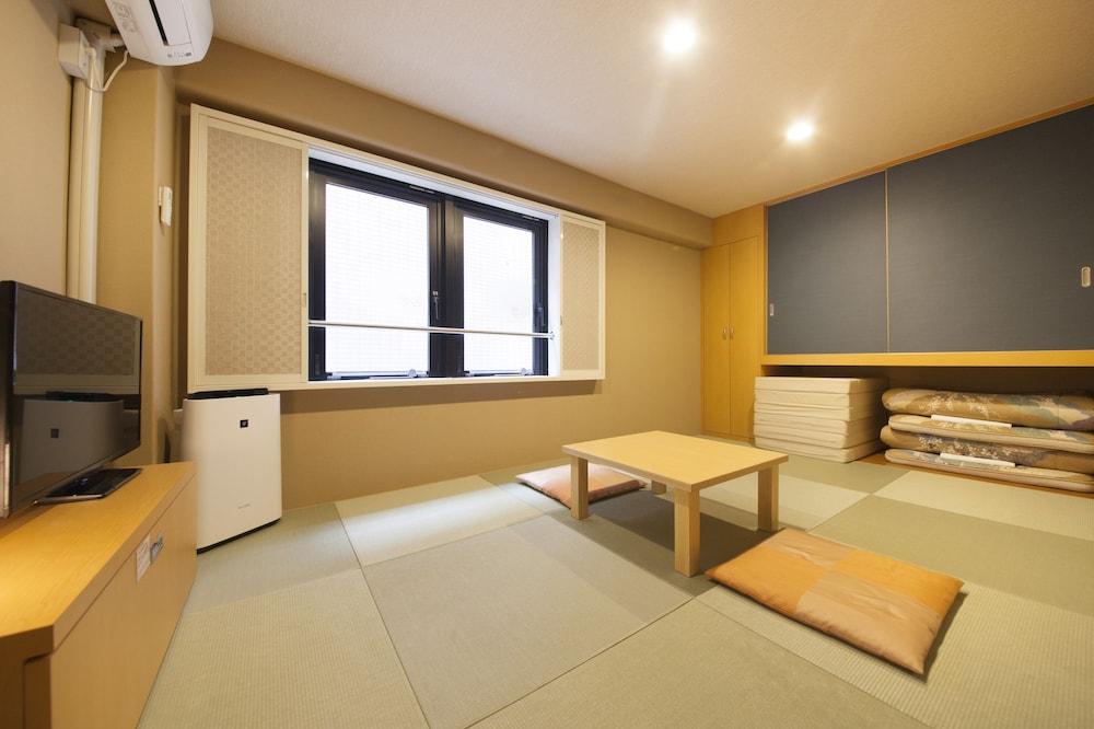 Smile Ayase Ekimae Hotel