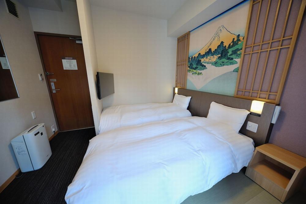 Dormy Akihabara 3*