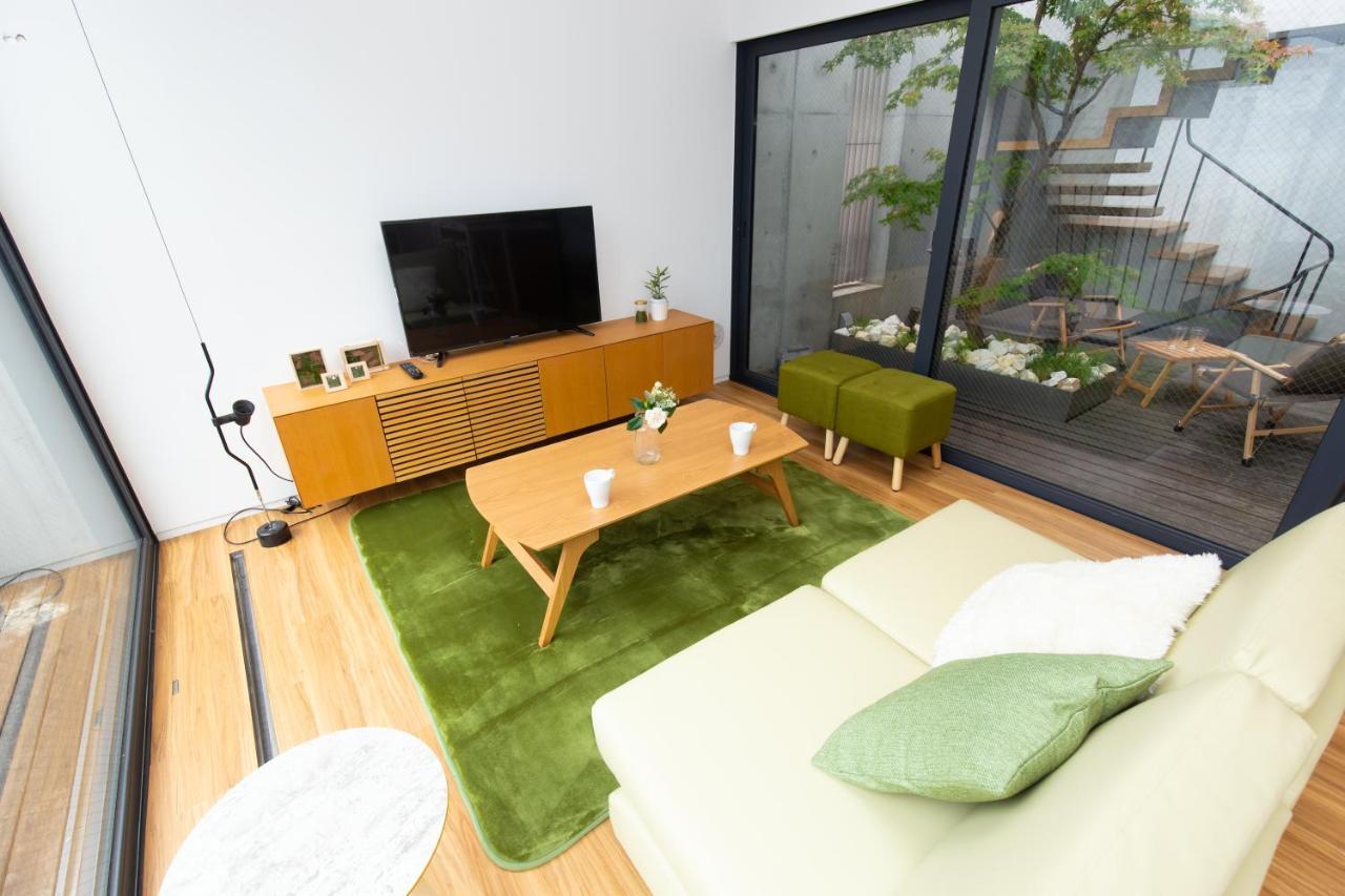 Grass Bldg Apartment