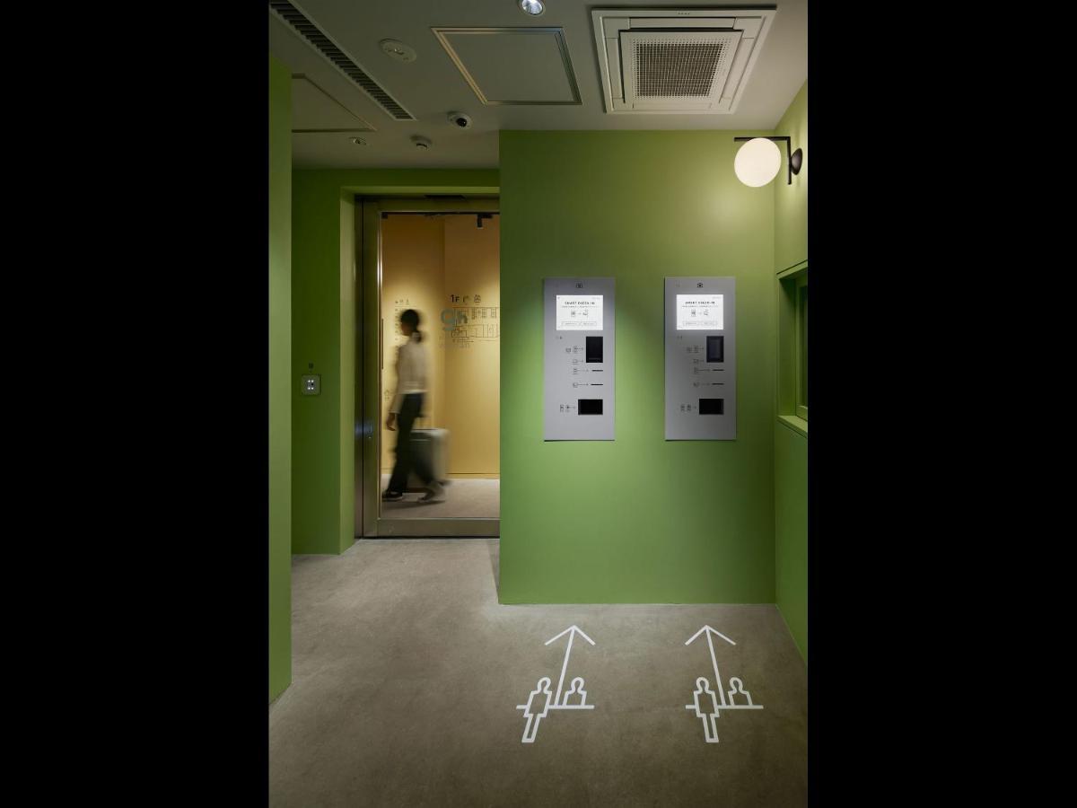 Capsule hotel 9h Nine Woman Shinjuku Sleep Lab Tokyo