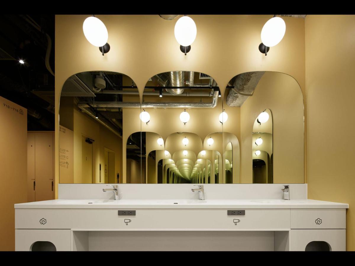 Capsule hotel 9h Nine Woman Shinjuku Sleep Lab 2*