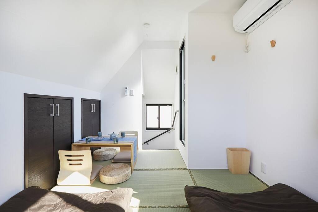 Shinkoiwa House At Jr Line.easy To Airport&disney. Holiday home *