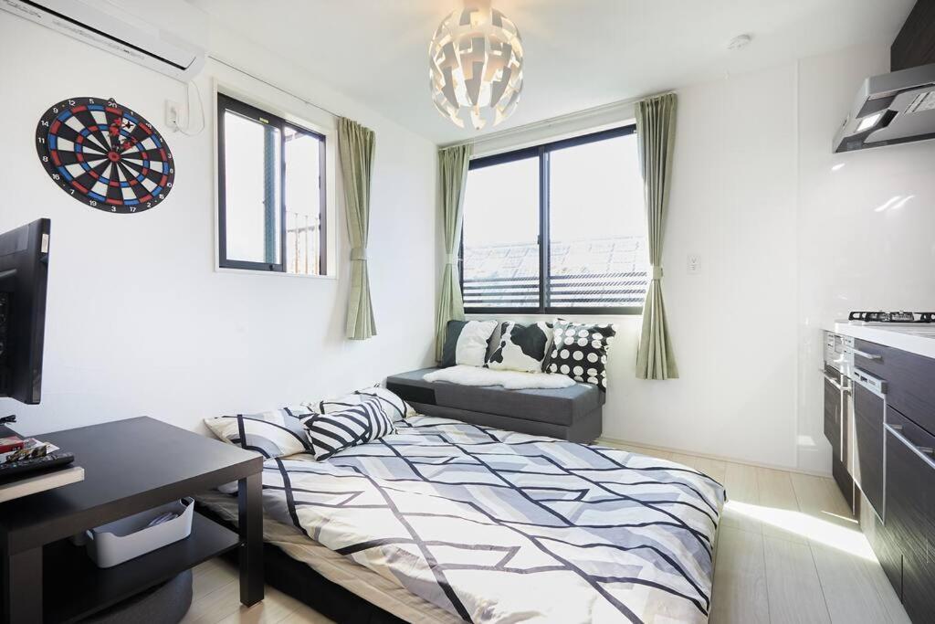 Shinkoiwa House At Jr Line.easy To Airport&disney. Holiday home *