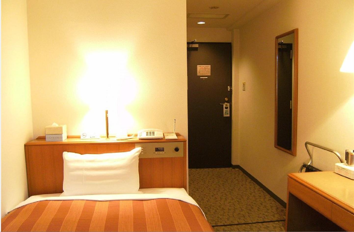 Smile Ayase Ekimae Hotel