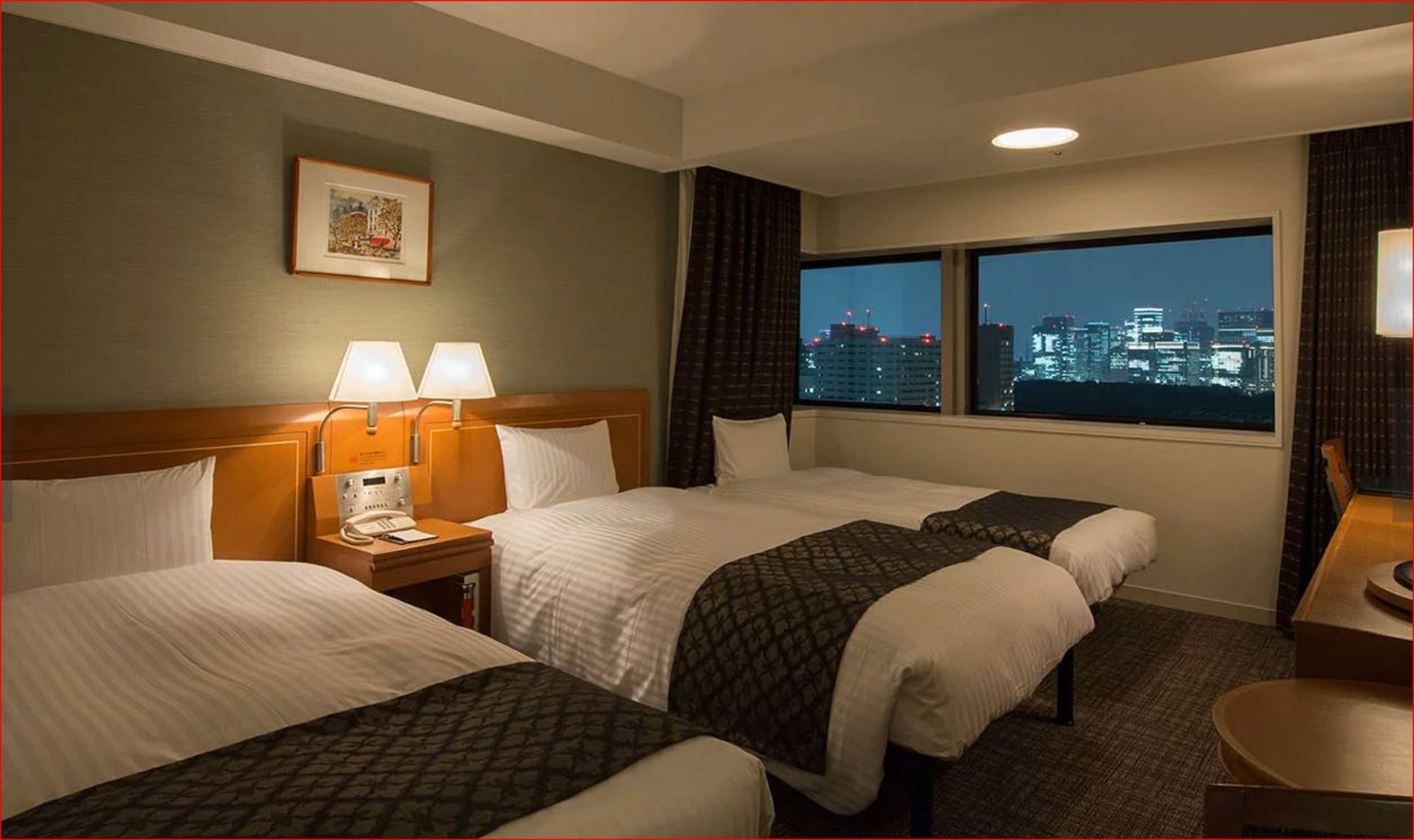 Toshi Center Hotel 4*