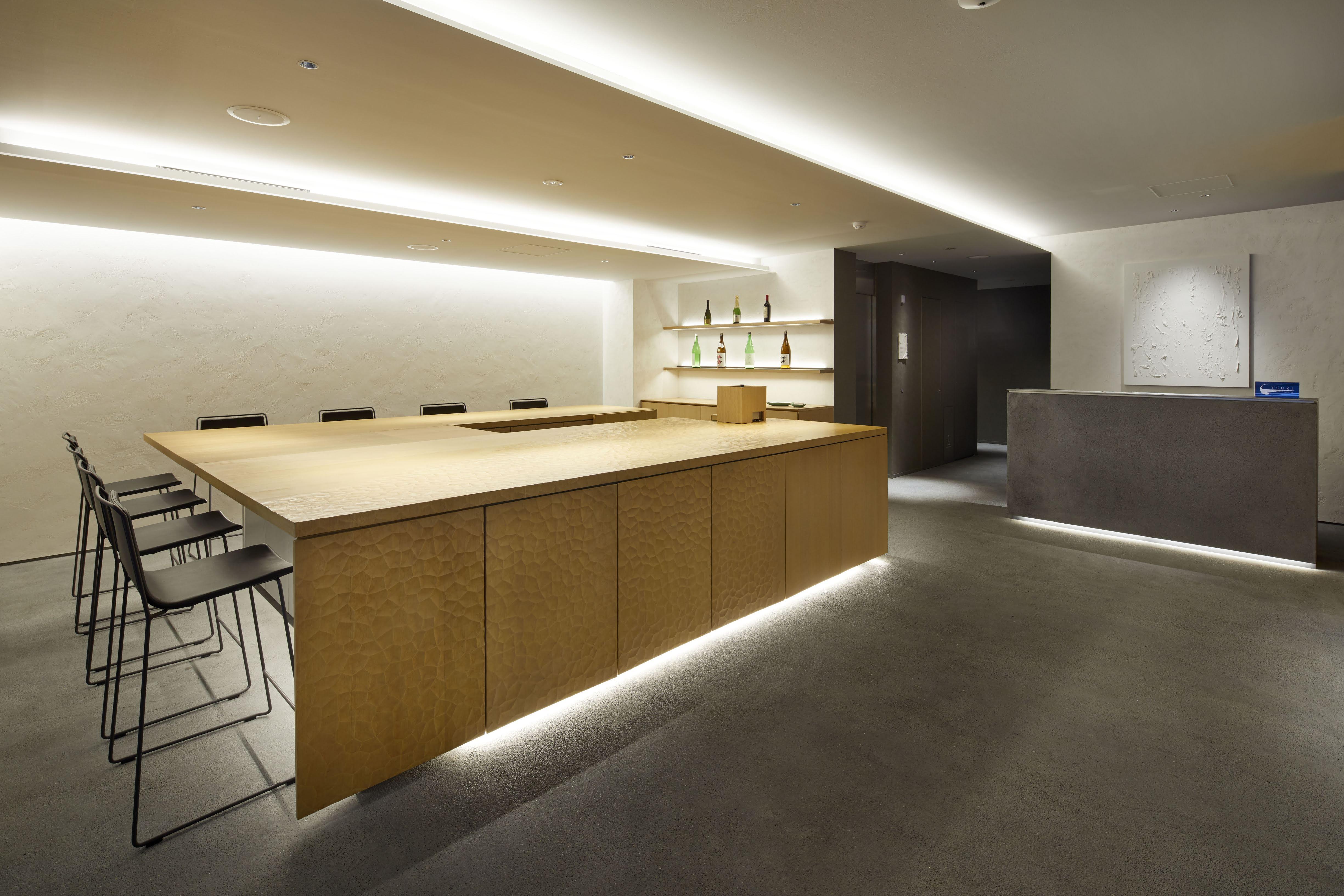 Tsuki Hotel