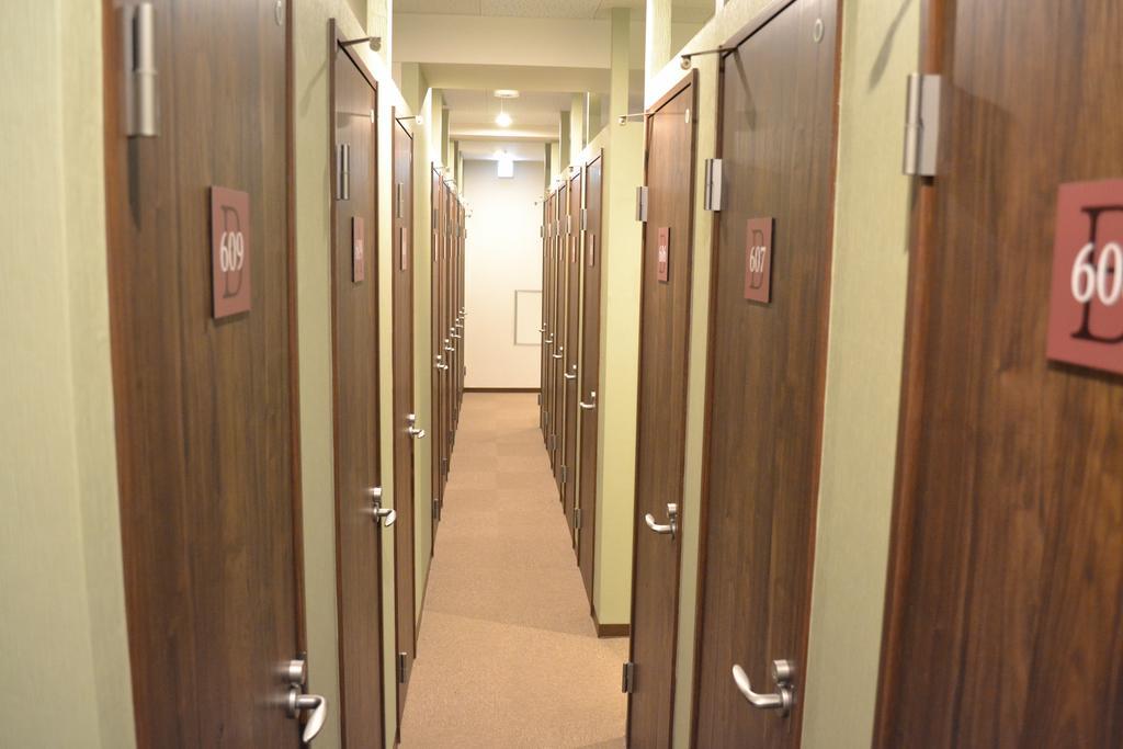 1 Night 1980 Asakusa Simple Capsule hotel Tokyo