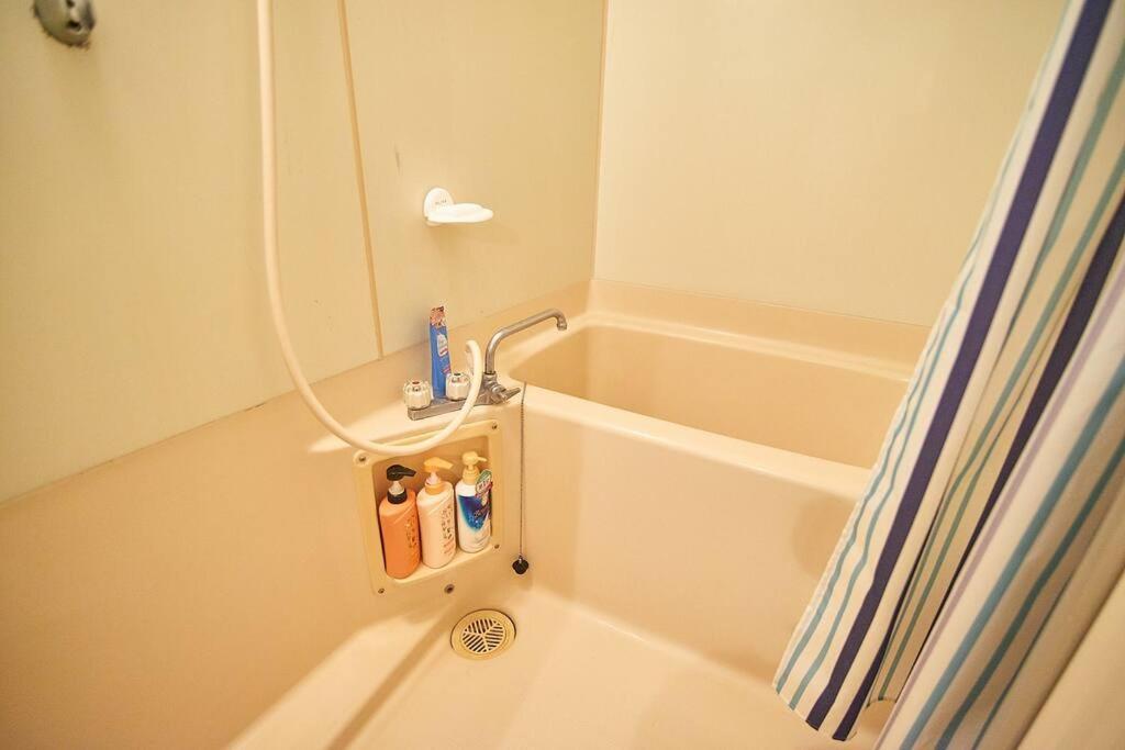 新宿市中心日式样式公寓，紧邻商业地域韩国街免费wi-fi Apartment *