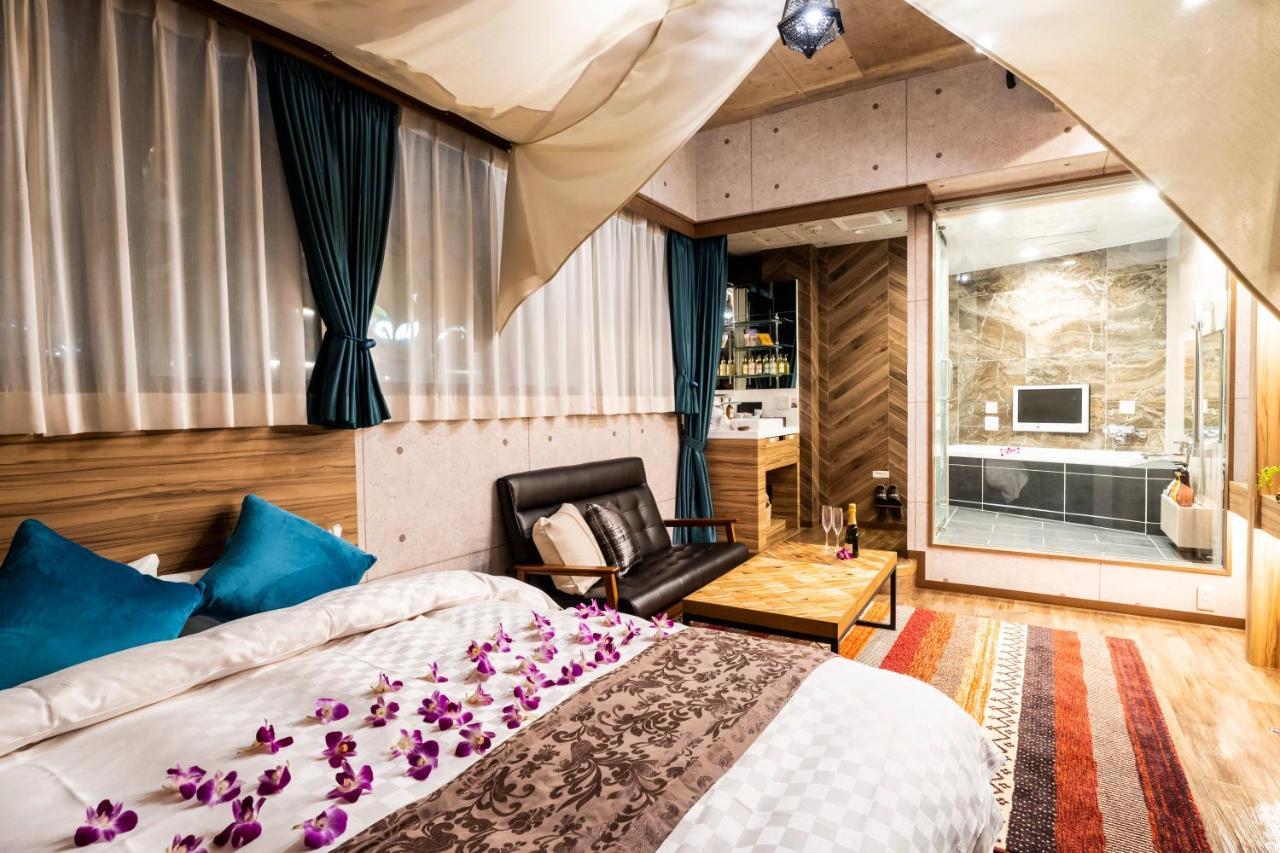 Bali An Shinjuku Forest Love hotel