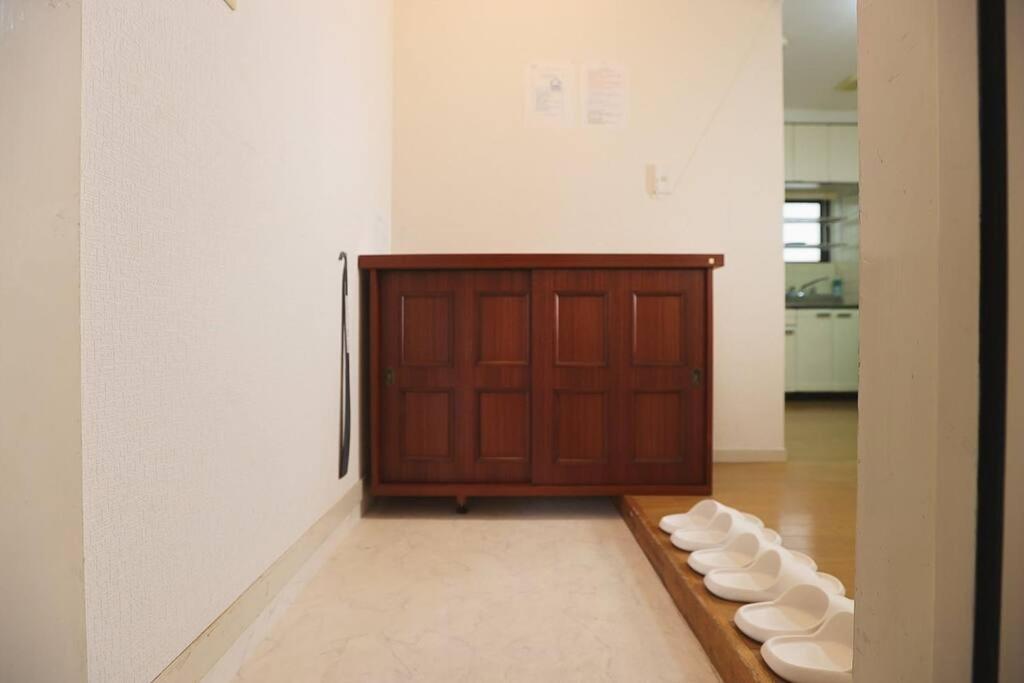 1 Minute To Yamanote Line, Ultimate Convenience. Apartment