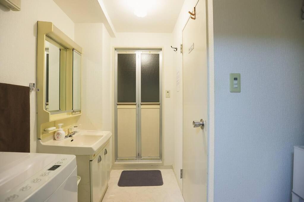 Apartment 1 Minute To Yamanote Line, Ultimate Convenience. *
