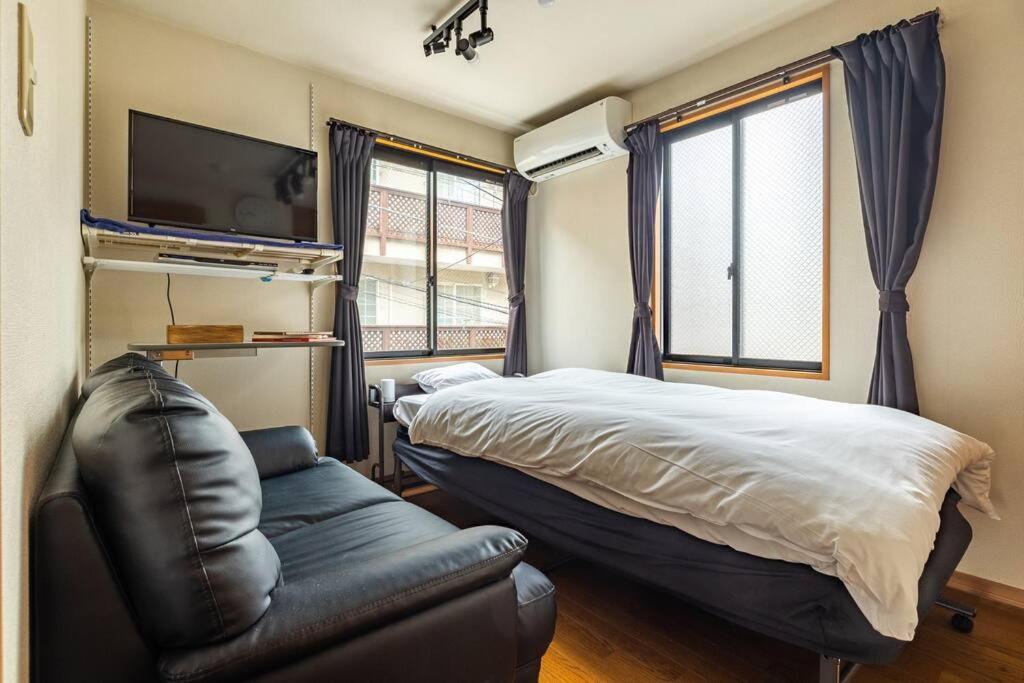 Apartment アンドステイ西新井 *
