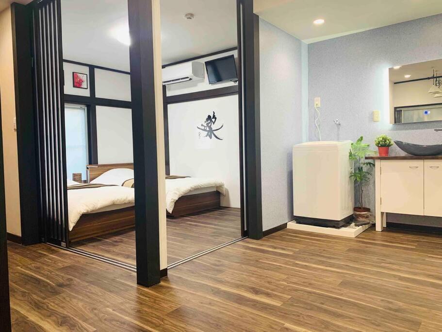 Apartment 東京民泊 貸し切り一軒家 モダン和風 畳 青砥 上野 プライベート空間 最大8名 Tokyo