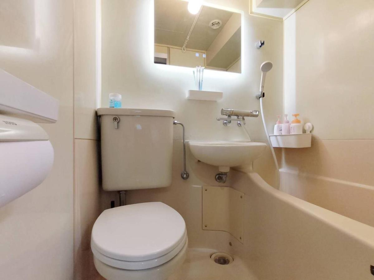 Apartment デザイナーズルーム新宿 エレベーター付　繫華街に至近 最大6人 　飲食店集中　買い物便利 *