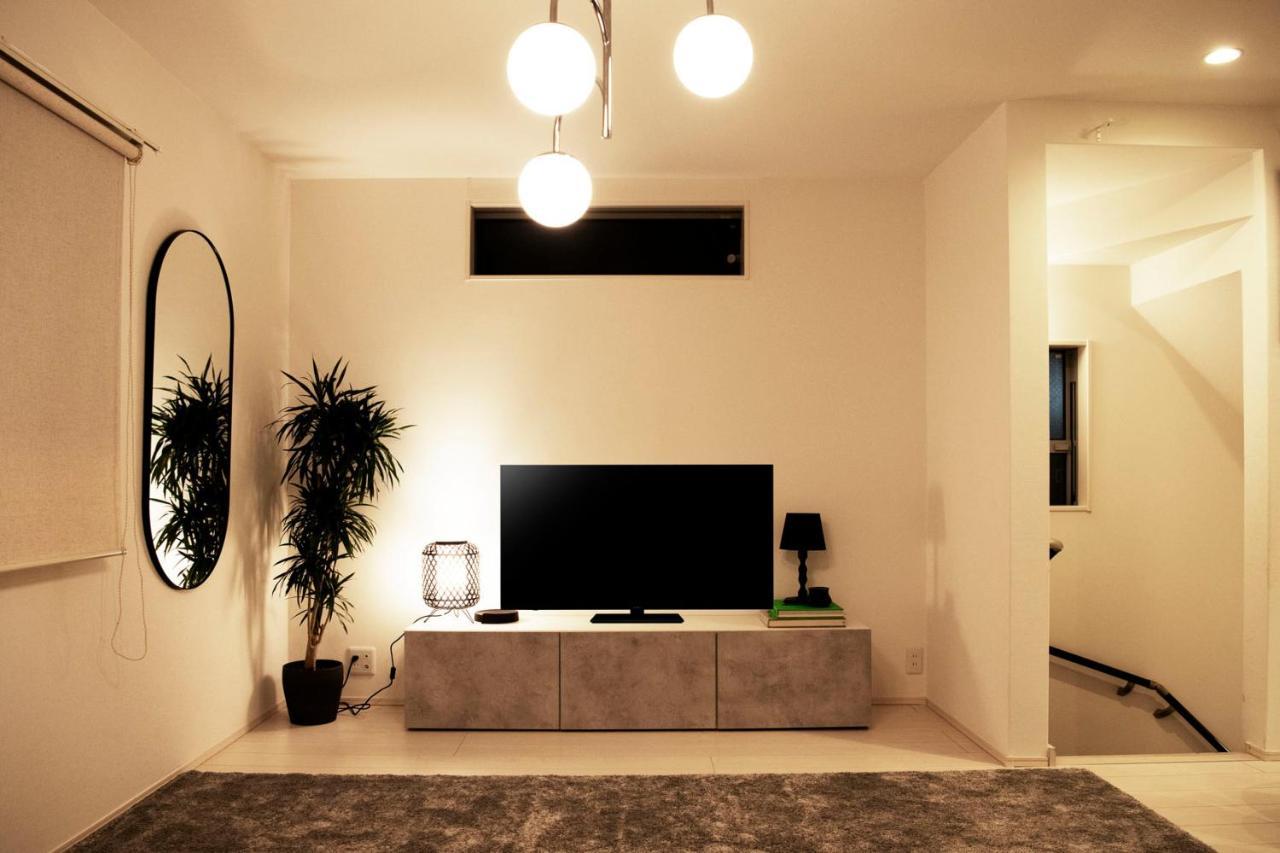 6 Mins To Walk Jr Okubo Station 1stop To Shinjuku Brand New Silent Stylish 3br Villa