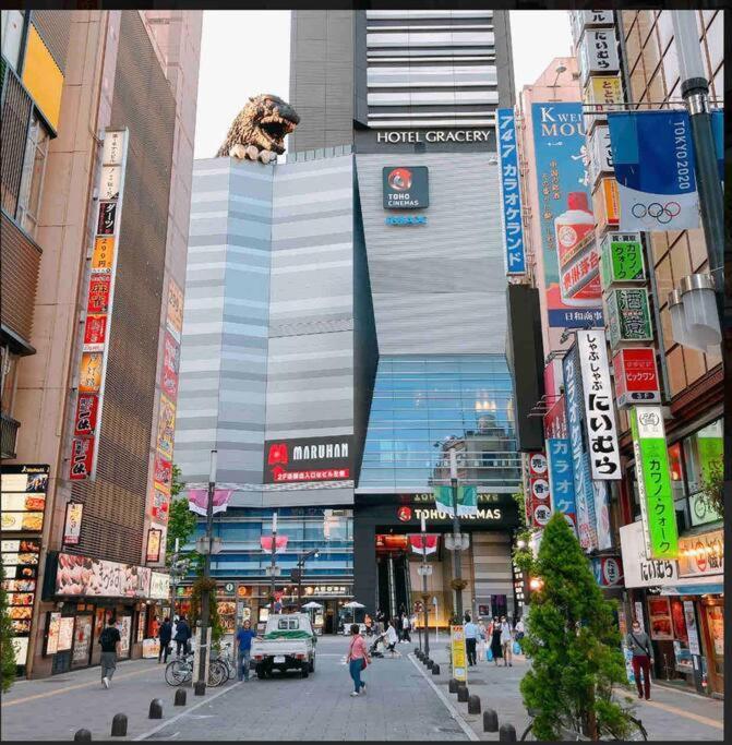 新宿繁华市中心艺术公馆/交通便利/徒步三分钟伊势丹/商务出行便利/免费wi-fi