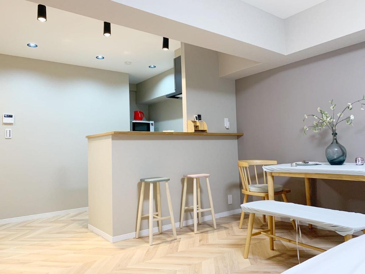 Shinjuku Kabukicho 2-minute Walk: Modern 2-bedroom *