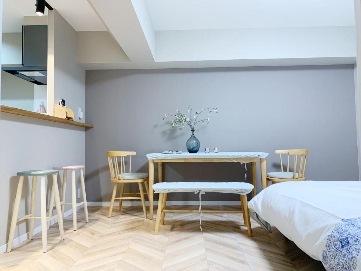 Shinjuku Kabukicho 2-minute Walk: Modern 2-bedroom Apartment *