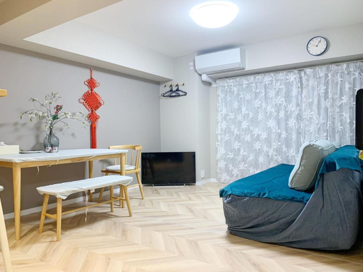 Shinjuku Kabukicho 2-minute Walk: Modern 2-bedroom * Tokyo