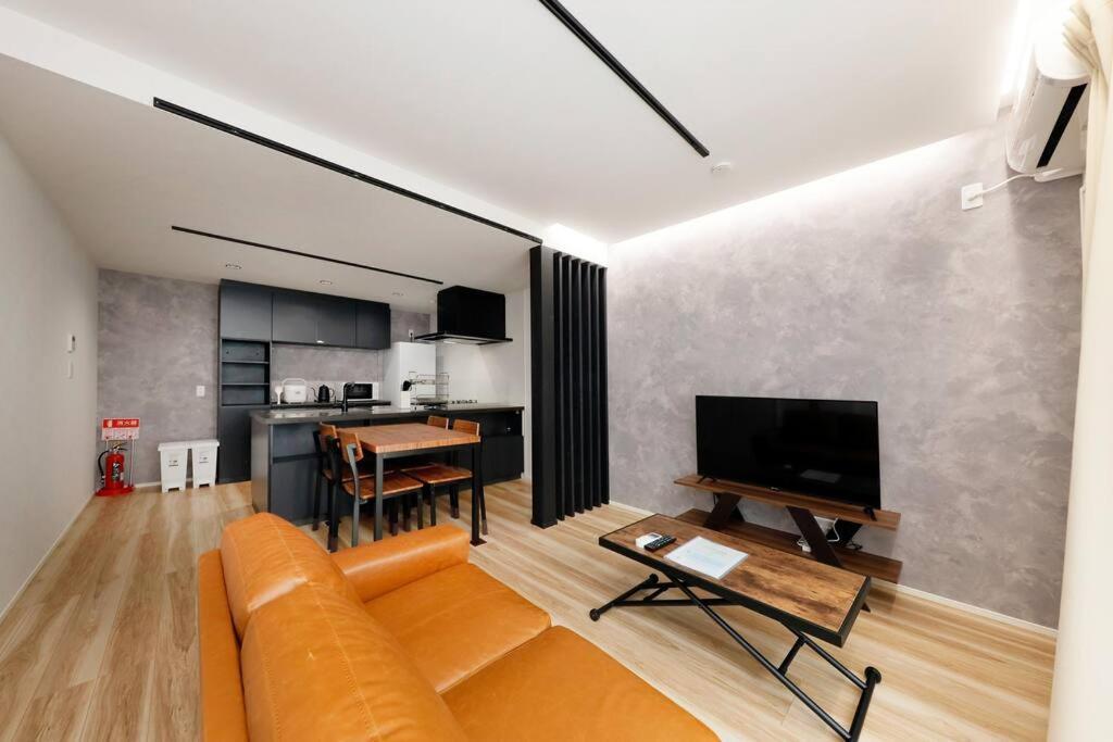 Apartment Togoshi Ginza House