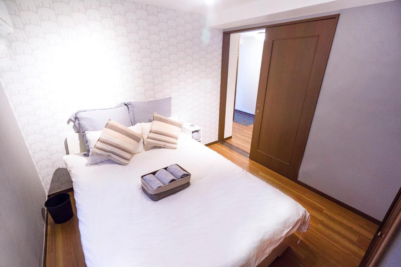 Apartment 10ppl Shinjuku Gyoen丶 National Garden丶 Kabukicho丶 Shinjuku Station丶 Golden Gai丶 Metropolitan Government Building Eow4 Tokyo