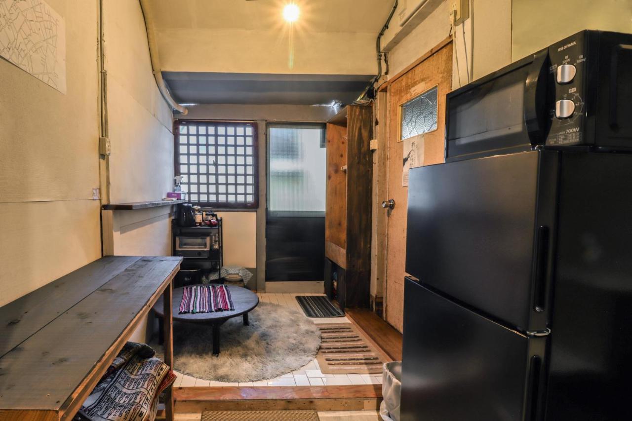 Guest house Kab Library And Residency 想像力の羽をもつ古民家長屋 Tokyo