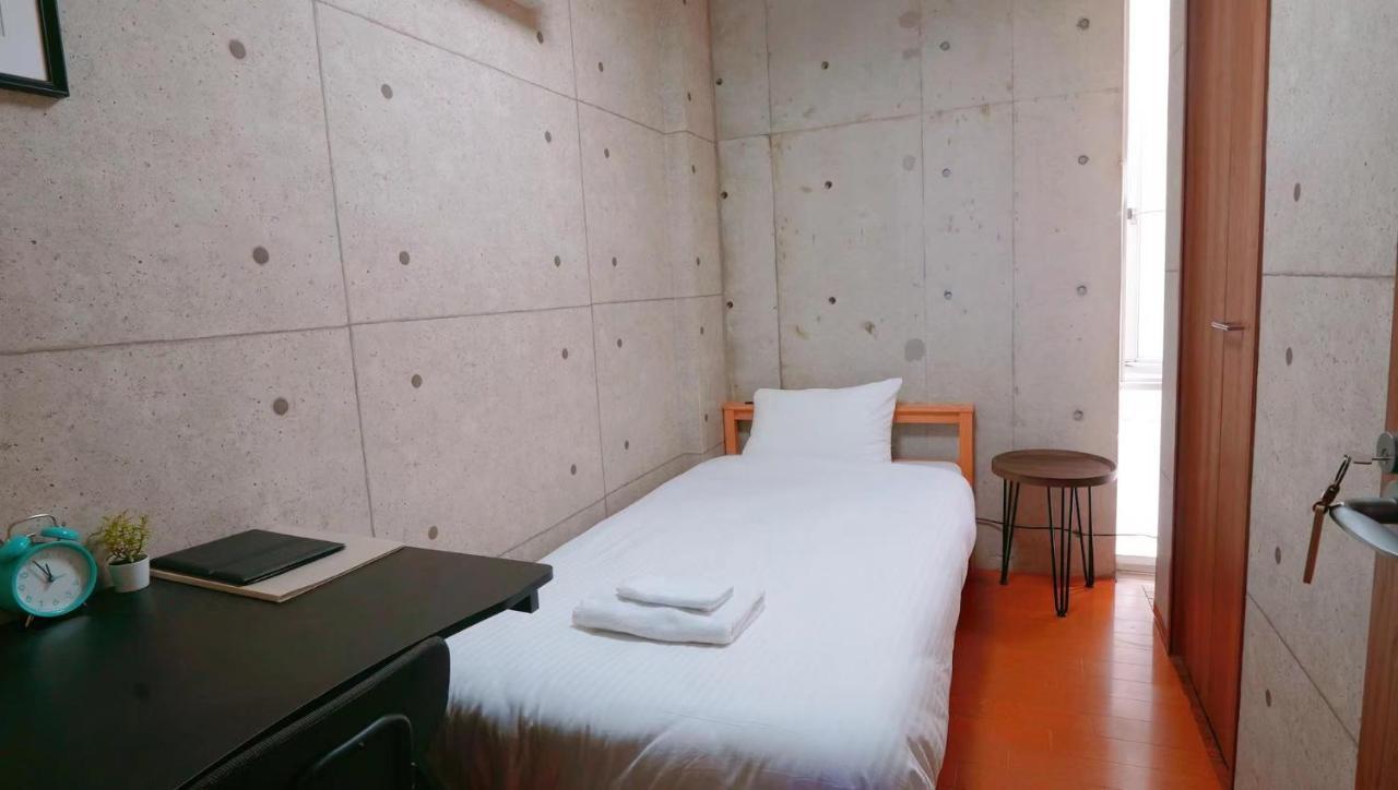 Xinyuan House *