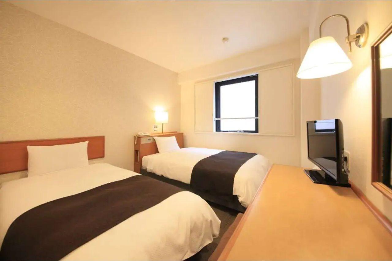 Hotel Smile Ayase Ekimae