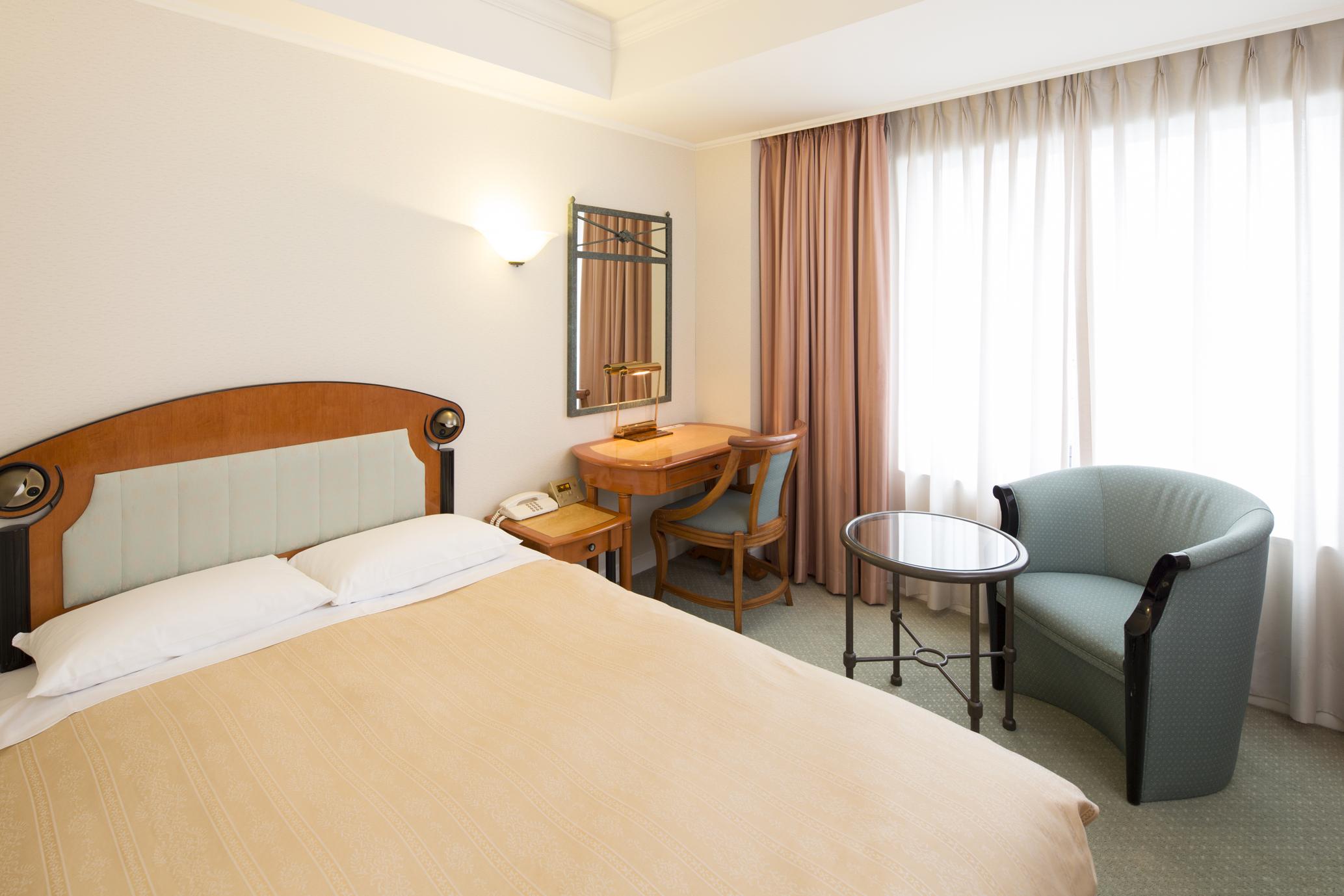 Hotel East 21