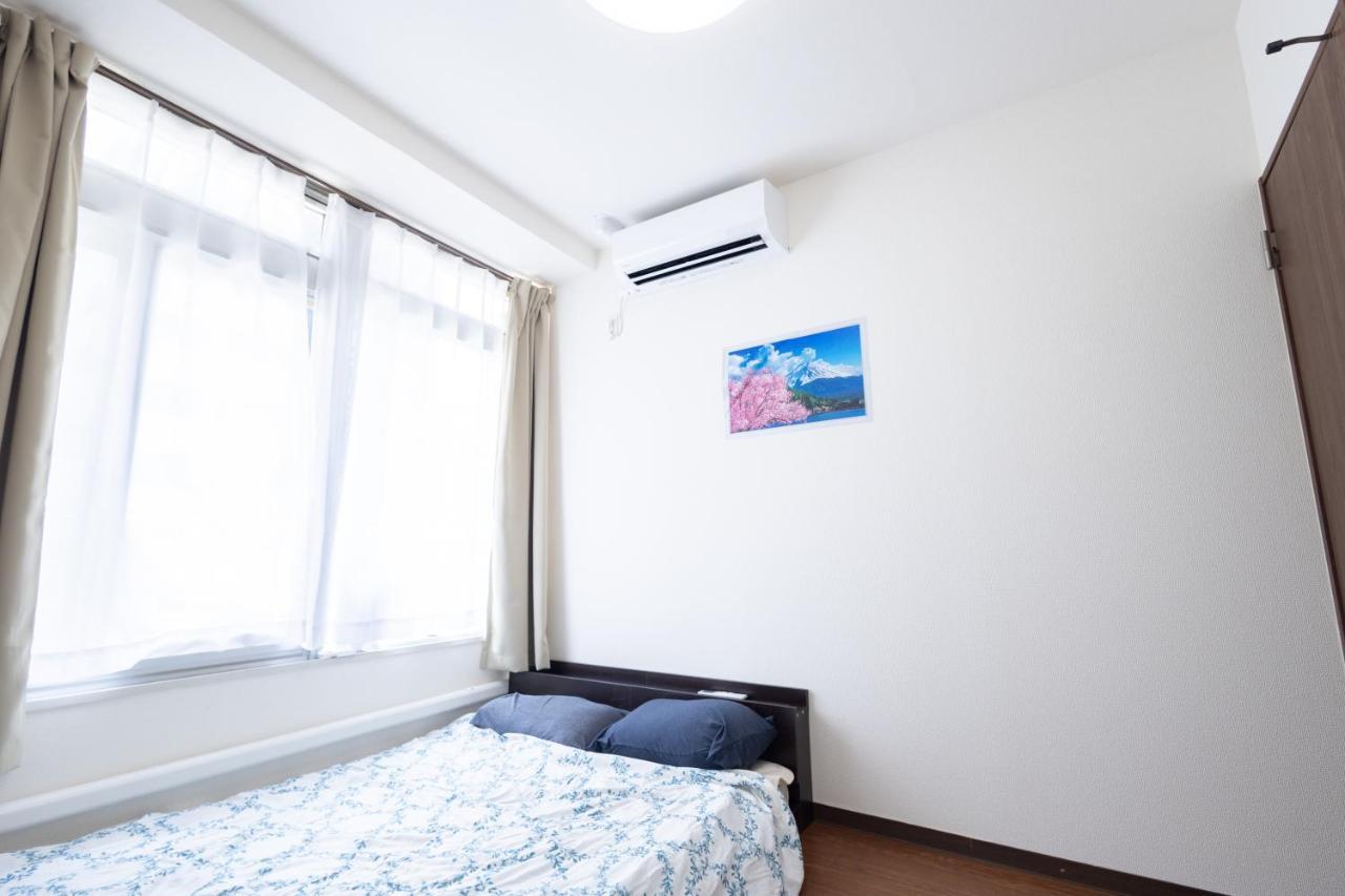 Apartment East Shinjuku Triplex: 3-bedroom With Shared Shower *