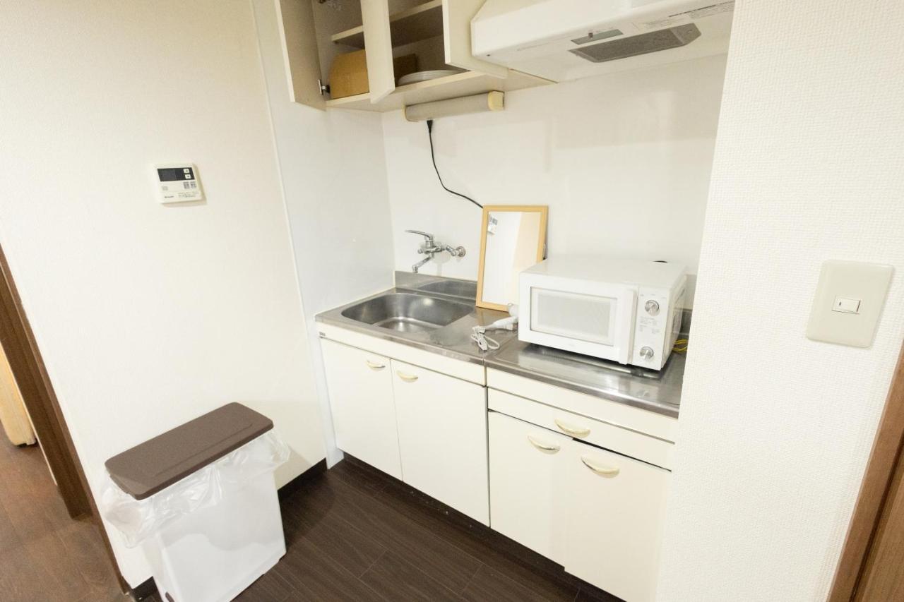 East Shinjuku Triplex: 3-bedroom With Shared Shower Apartment Tokyo