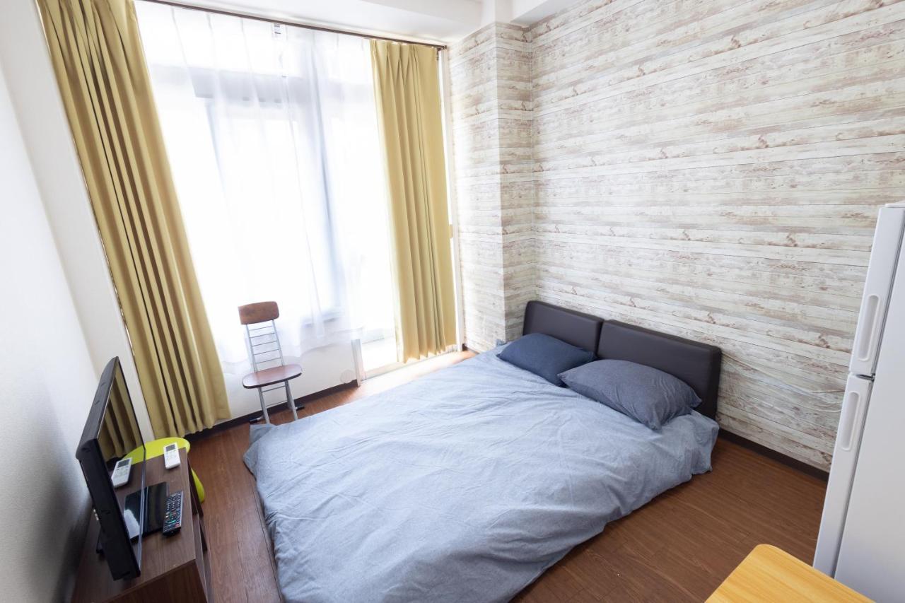 East Shinjuku Triplex: 3-bedroom With Shared Shower Tokyo