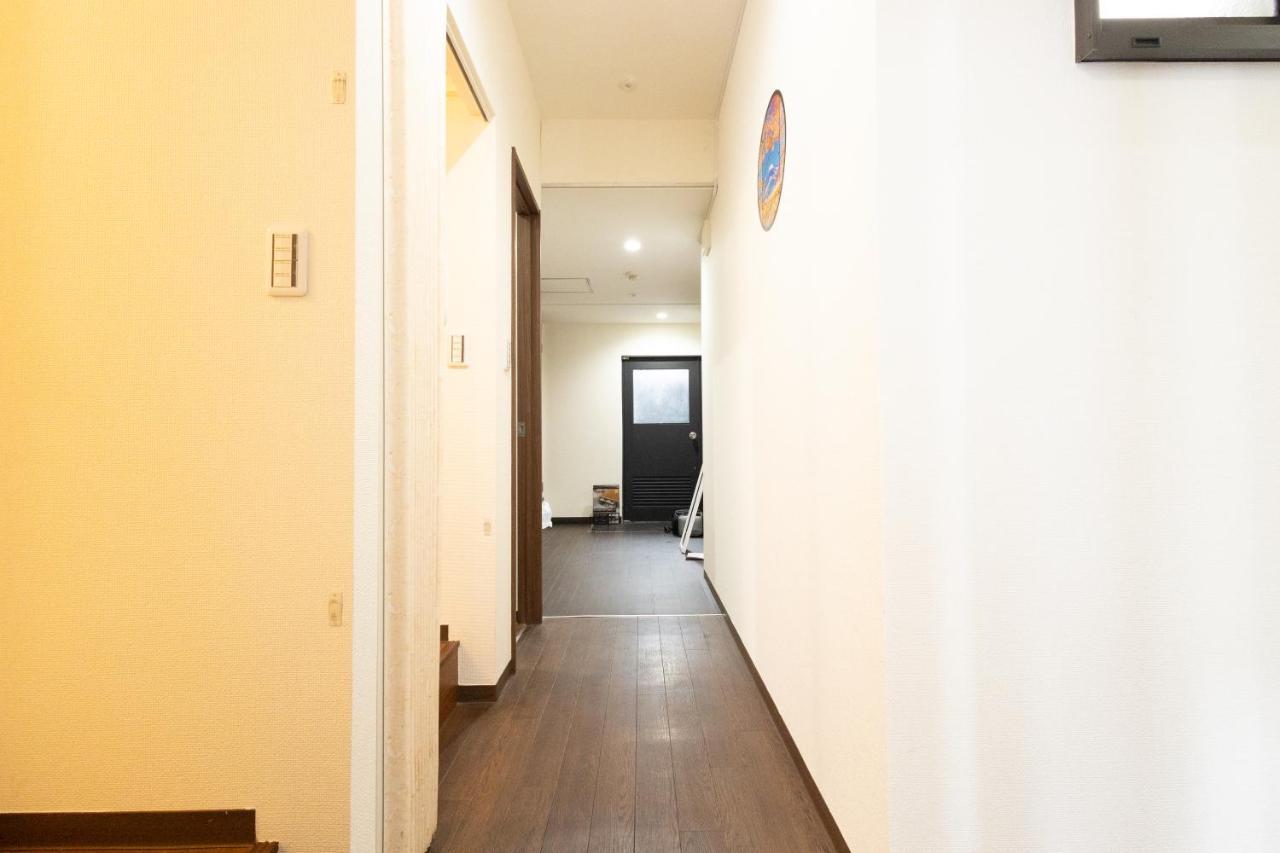 Apartment East Shinjuku Triplex: 3-bedroom With Shared Shower