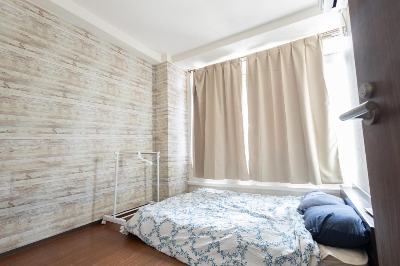 Apartment East Shinjuku Triplex: 3-bedroom With Shared Shower *