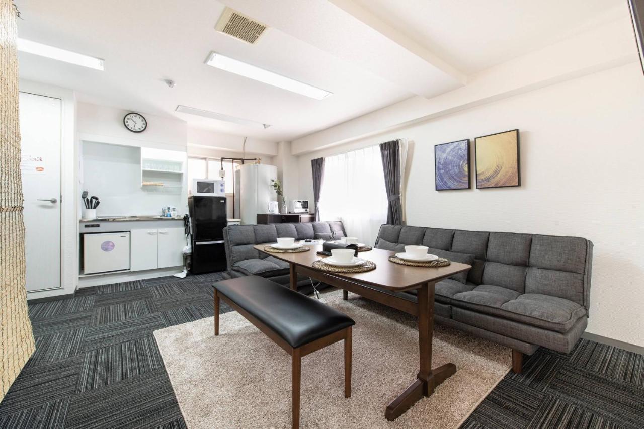 Apartment Tsukimura Building *