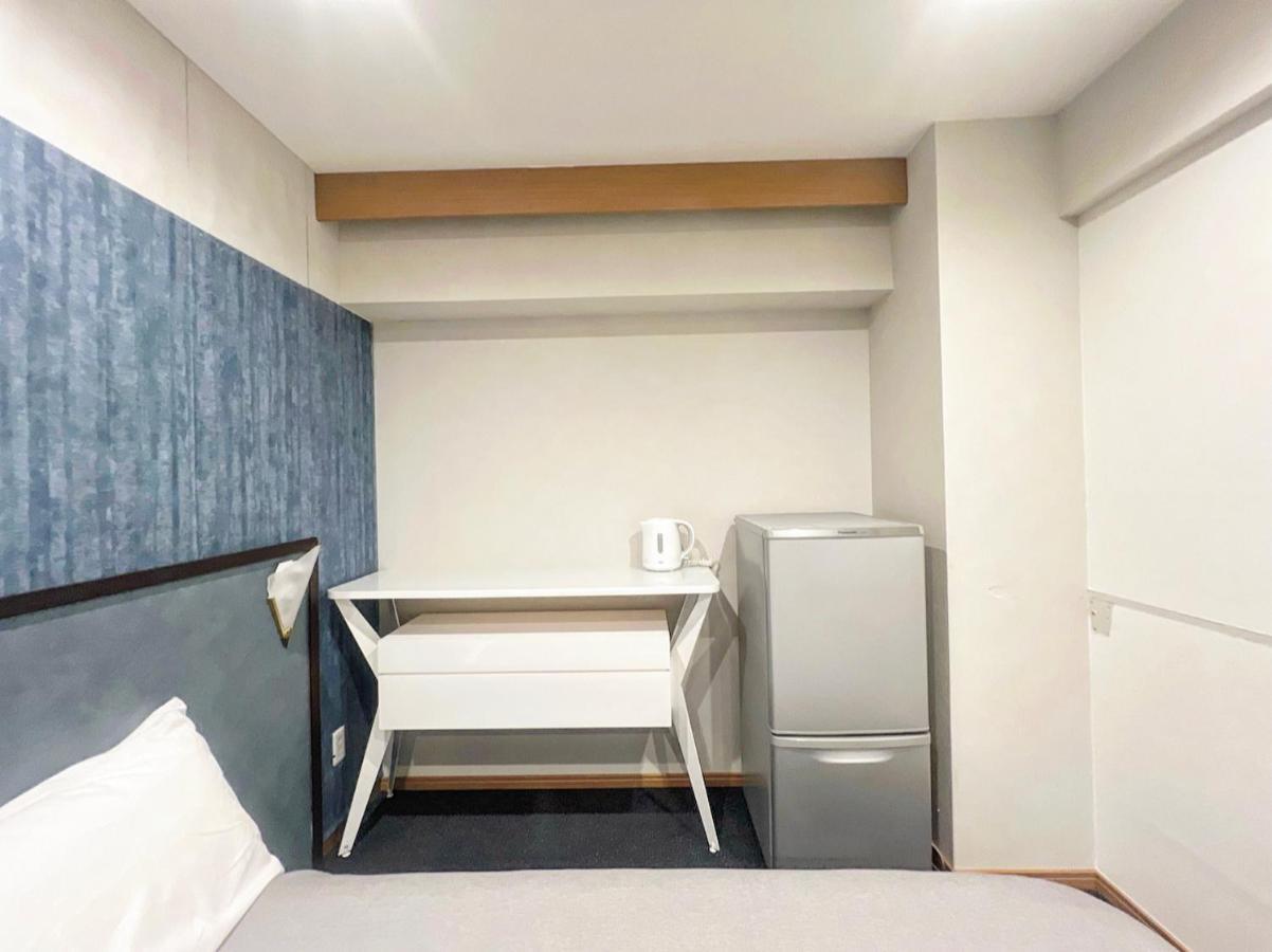 Shinjuku Apartment *