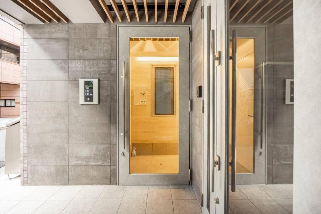 Apartment 上野駅徒歩５分シングルベッド４台+ソファベッド２台 1ldk