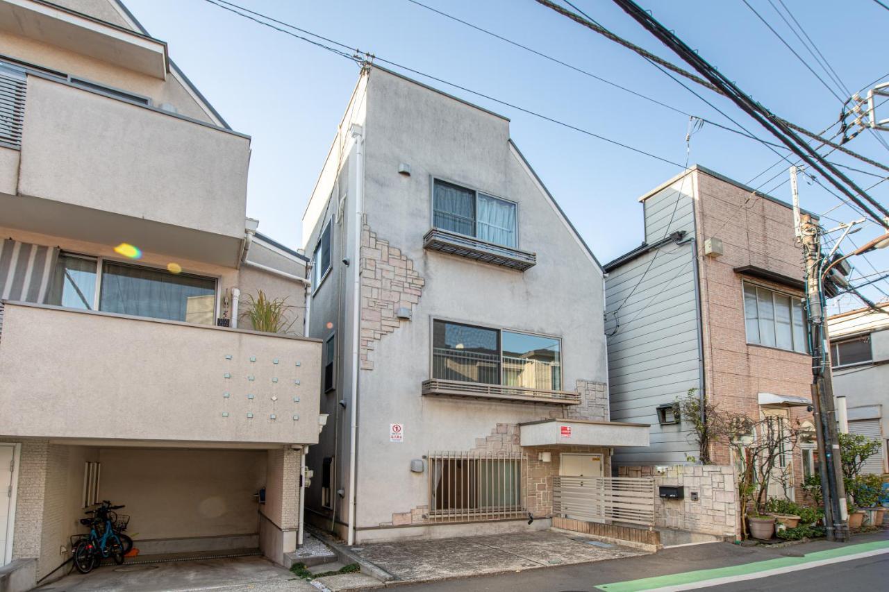 新宿6丁目戸建 *