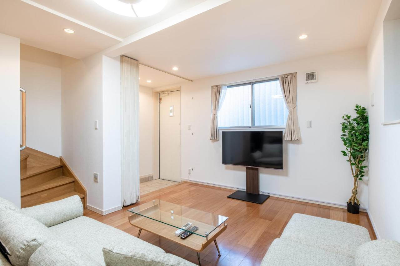 Villa 新宿6丁目戸建 *