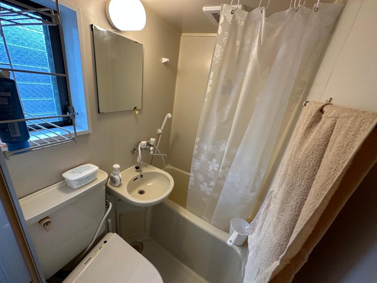 Apartment Comachi# 2 Train Stops To Shinjuku Nishiguchi Sta! #3-4ppl Tokyo