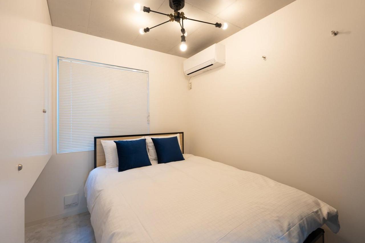Luxe Minami Aoyama Apartment