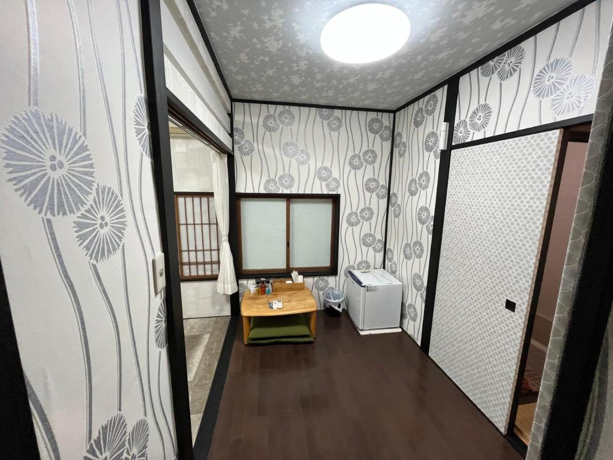 Lucky Hotel *