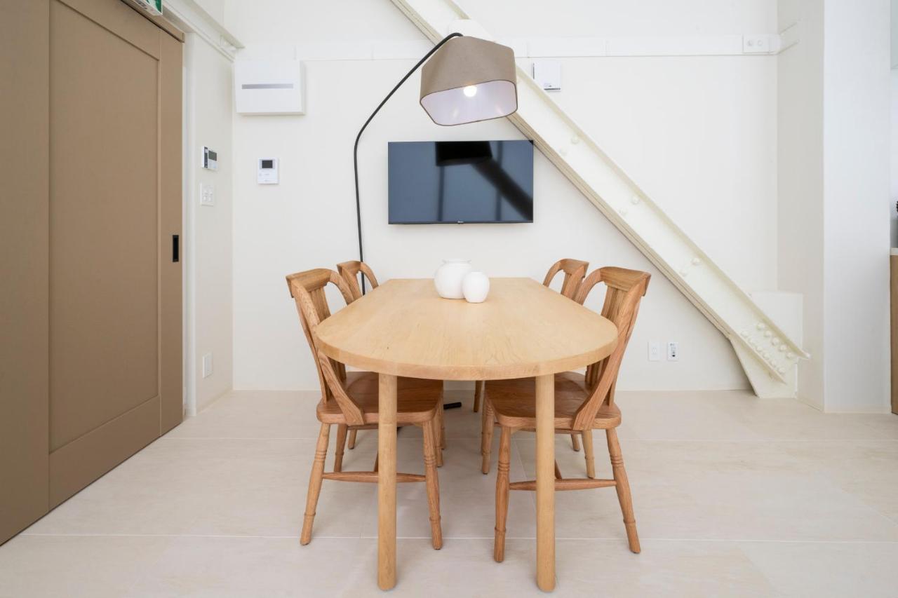 Totonou & Give Nakano Sakaue Apartment