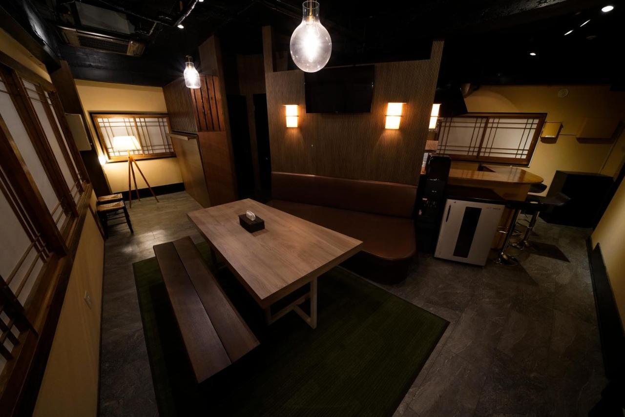 Lee Tokyo