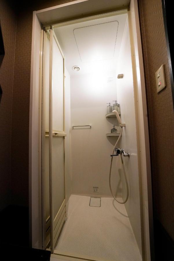 Lee Apartment *