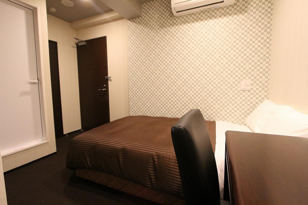 Livemax Nihonbashi Hakozaki 3* Tokyo