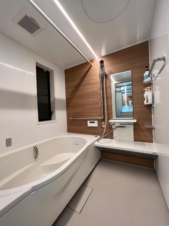 Value Stay, Immerse In Local Culture, Prime Location & Fast Wifi * Tokyo