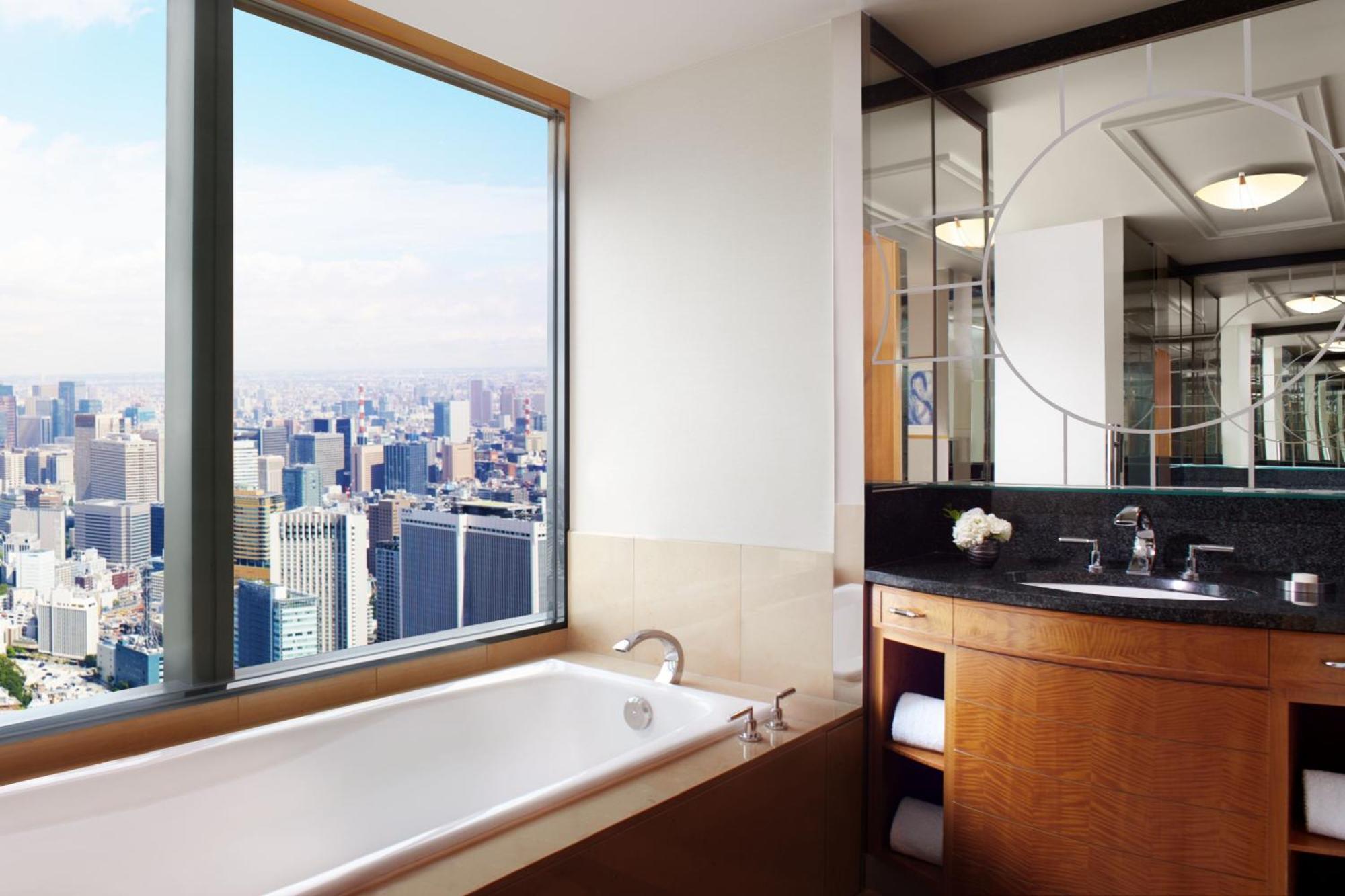 The Ritz-carlton, 5*