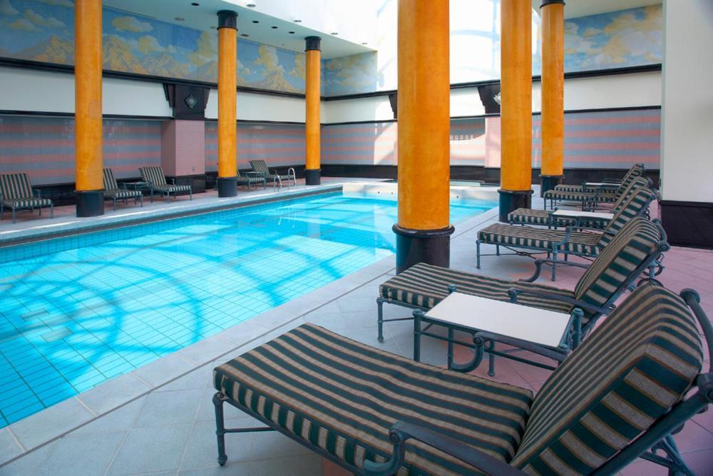 East 21 Hotel